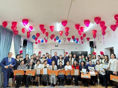 Анашым, бір өзіңсің табынарым